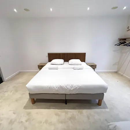 166 - Urban Luxury In Center Of
