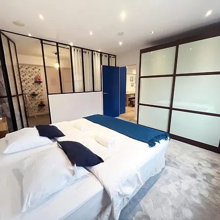 166 - Urban Luxury In Center Of Appartement *