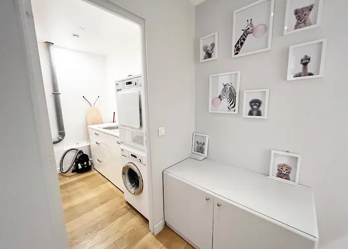 166 - Urban Luxury In Center Of Apartment