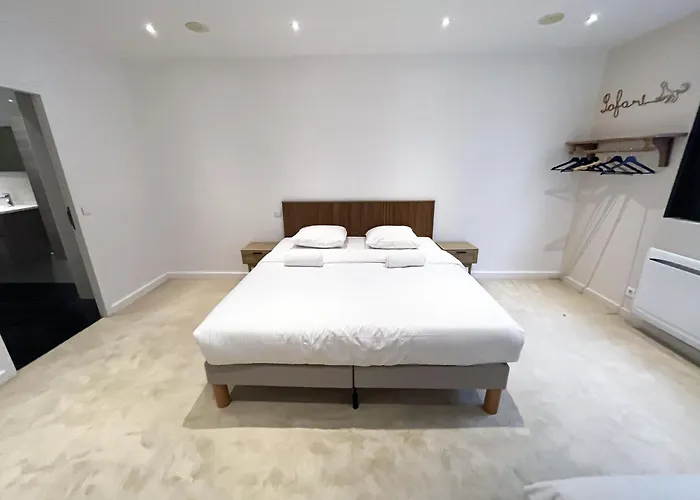 166 - Urban Luxury In Center Of