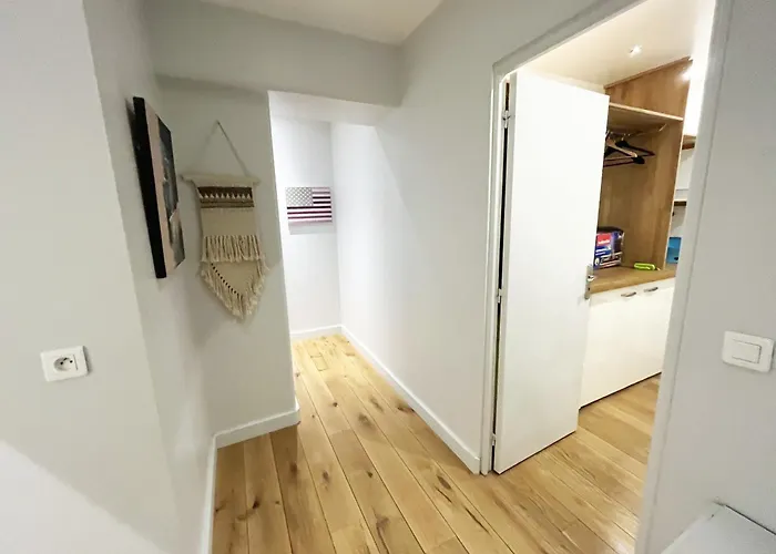 Apartment 166 - Urban Luxury In Center Of *